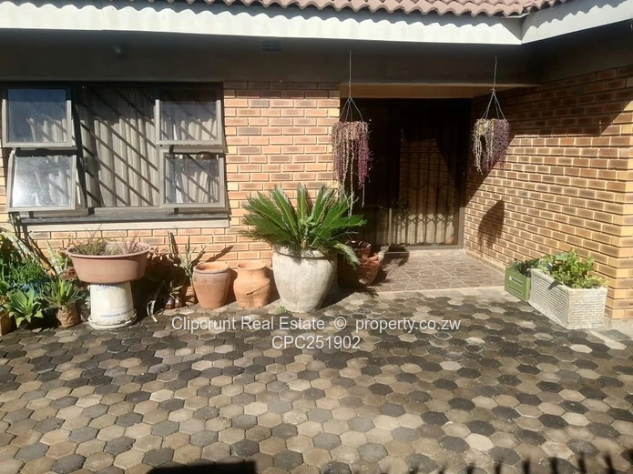 Madokero House To Let