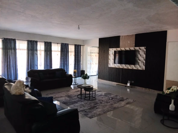 6 Bedroom House