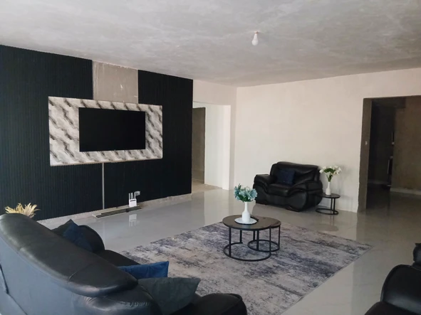 6 Bedroom House