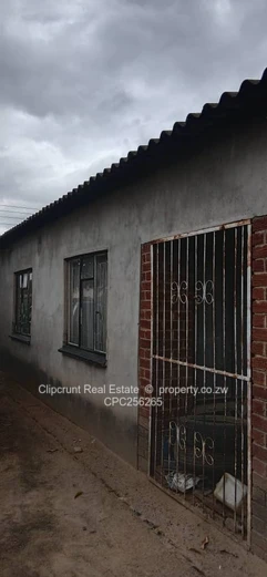 Glen Norah C House For Sale
