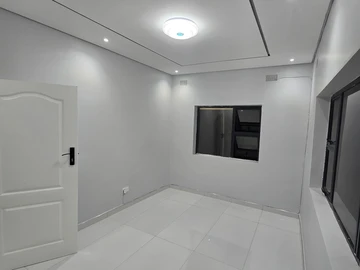 3 Bedroom Flat & Apartment