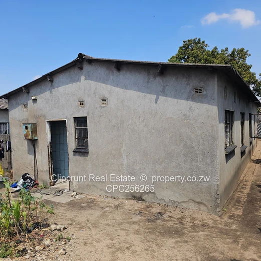 Glen Norah C House For Sale