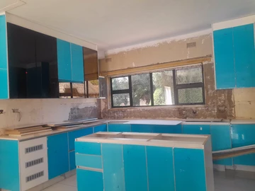 5 Bedroom House