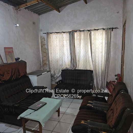 Glen Norah C House For Sale
